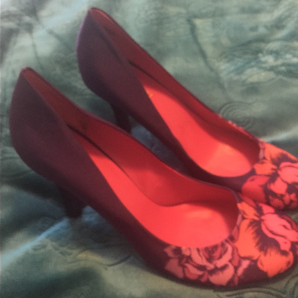 Flower print heels